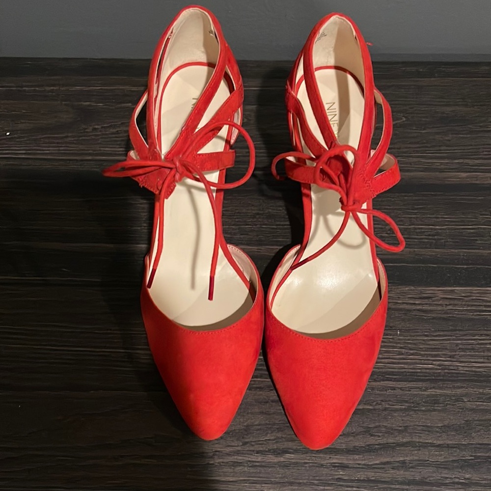 Nine West pump